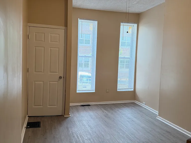 529 Wilson St — Photo 3
