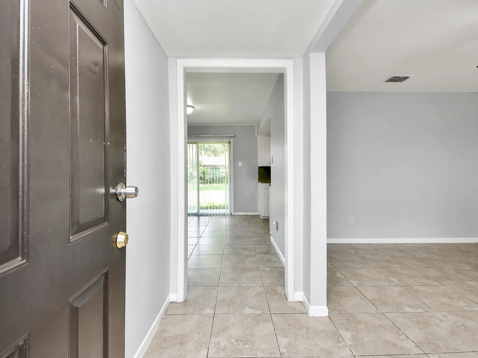 3 bed, 1.5 bath, 1032 sqft, $1,650 — Photo 4