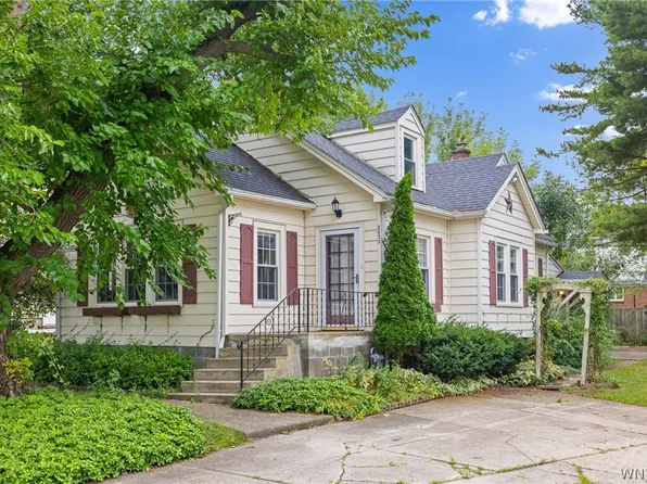 2633 Greenfield Ave, Hamburg, NY 14075