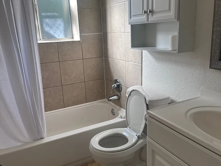 2911 W Uintah St #4 — Photo 6