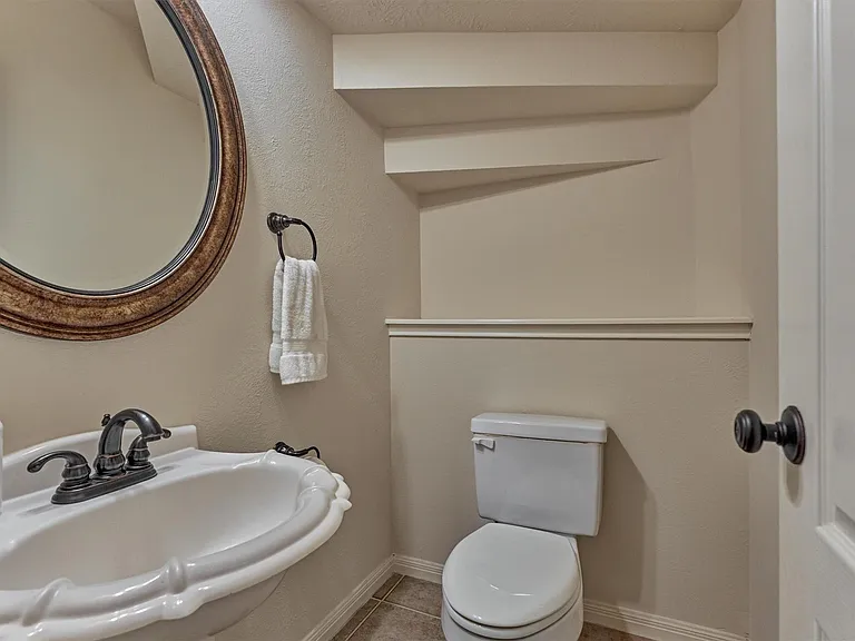 6615 Haughton Dr — Photo 12