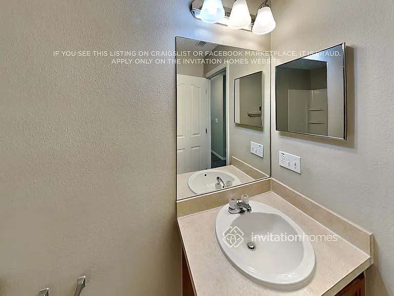 17549 Queensland St — Photo 17