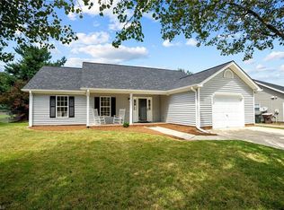 1801 Saint Charles Ln, Greensboro, NC 27405
