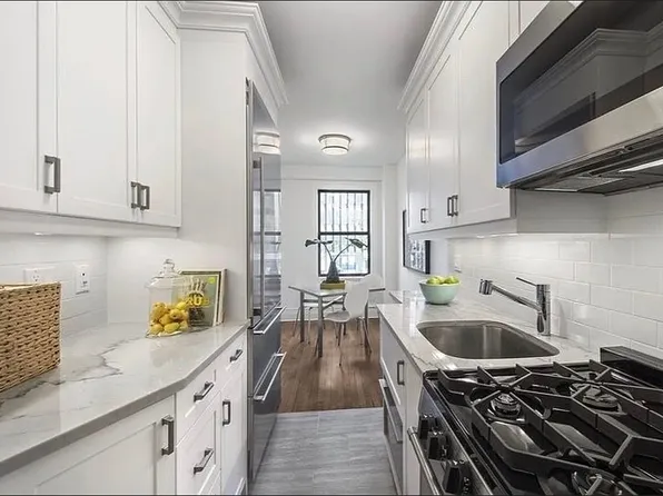 865 Un Plz Unit 2B, New York, NY 10017