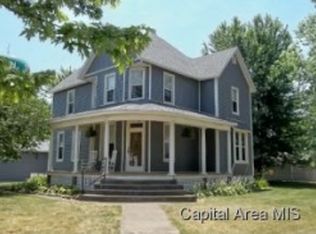 212 N Maple St, Stonington, IL 62567