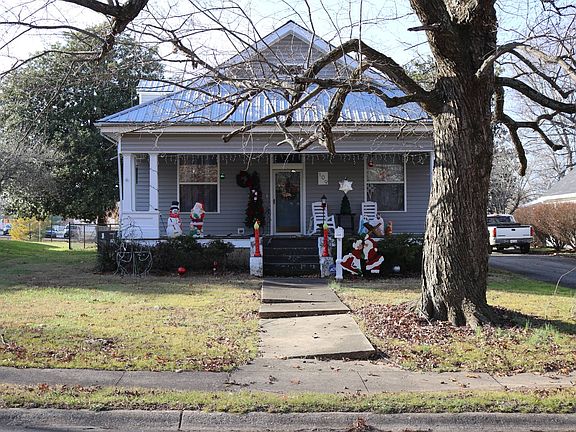 3rd image of 109 Paradise St