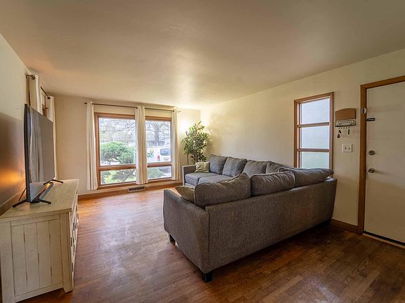4th image of 208 W Willey Street