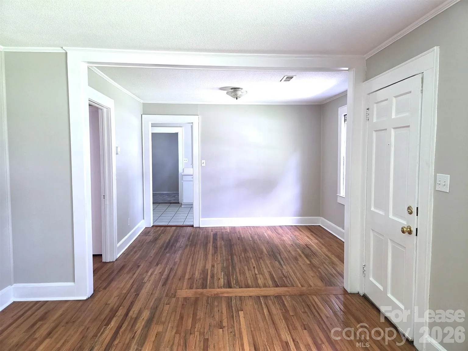 2 bed, 1.0 bath, $1,400 — Photo 3