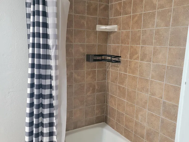 2817 Franklin Dr — Photo 8