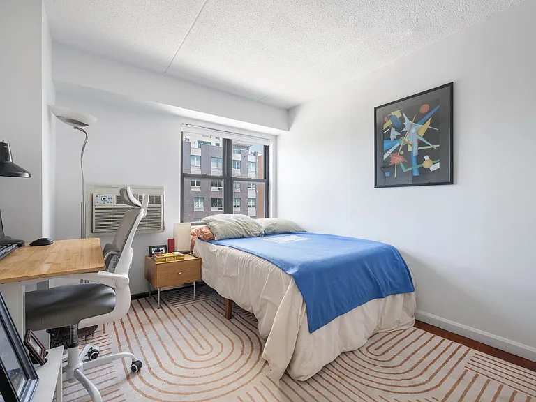 220 Manhattan Ave #5H — Photo 13