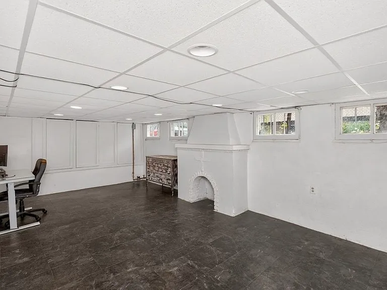 1006 44th Pl — Photo 16