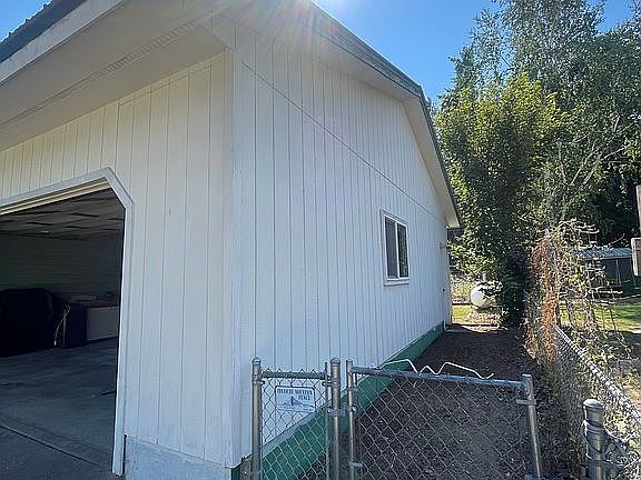 5th image of 41 Norman Ave