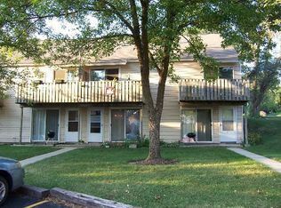 132 Cora Ave APT B, Fox Lake, IL 60020