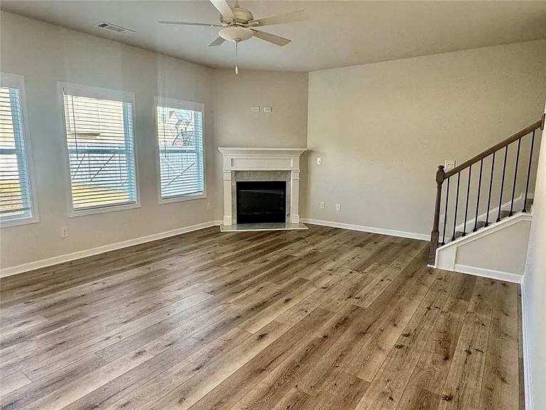 317 Fox Creek Dr — Photo 3