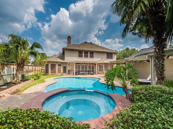 2nd image of 2122 Crystal Downs Dr