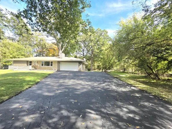 2800 S 124th STREET, West Allis, WI 53227
