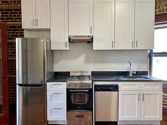 Rented by Sassouni Management | media 12