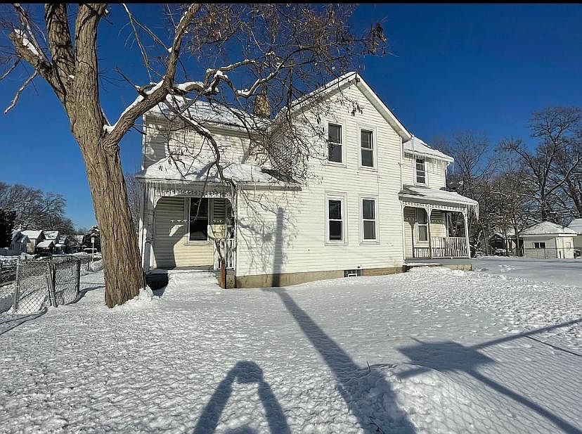 1st image of 4000 Fremont Ave N #B