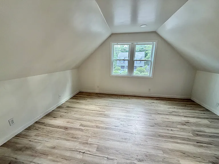 40 Central St — Photo 10