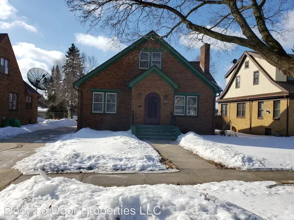 3215 Minnesota Dr, Rockford, IL 61108