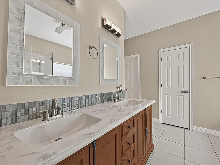 1522 Brook Grove Dr — Photo 22