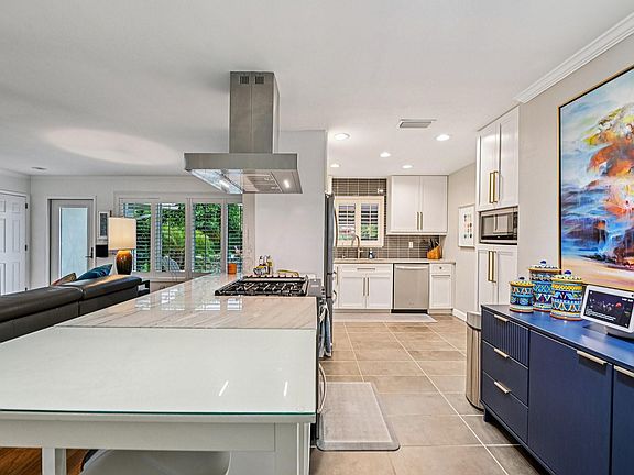 5th image of 3676 NE 18th Avenue