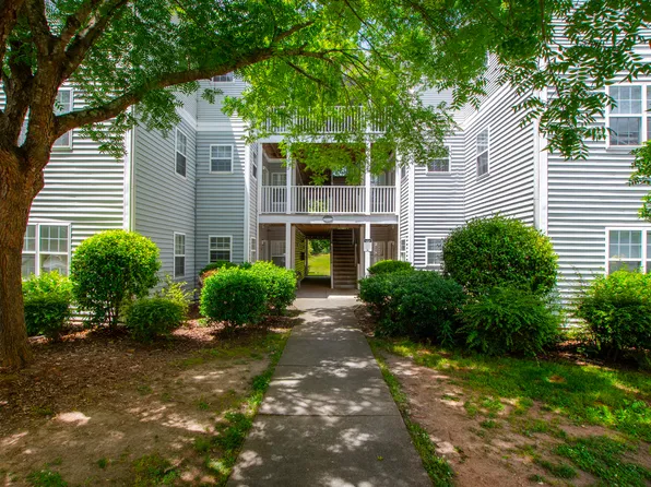 2100 Wolftech Ln APT 204, Raleigh, NC 27603