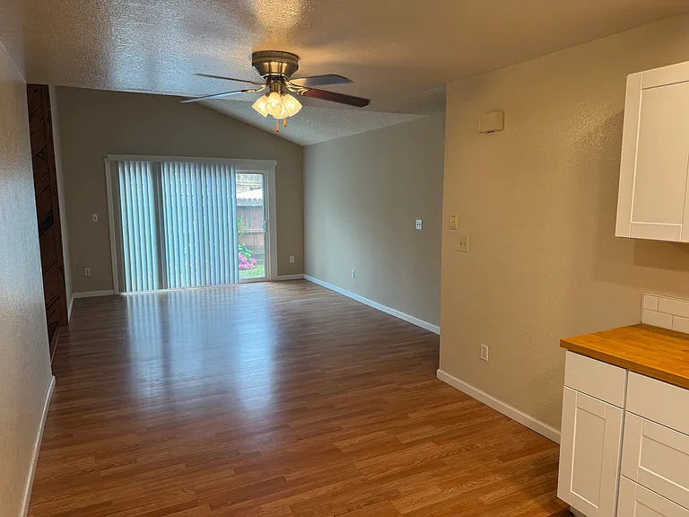 6893 Folsom Oaks Ct — Photo 5