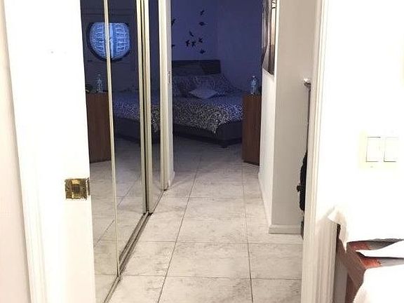 4th image of 3600 Yacht Club Dr APT 1900