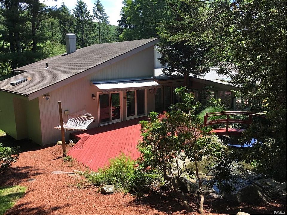 1st image of 798 Underhill Ave
