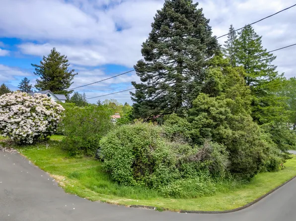 3800 11th St, Nehalem, OR 97131