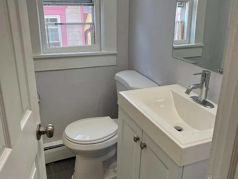 56 Asbury Ave #3C — Photo 3