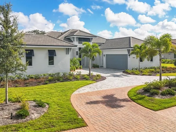 3943 Founders Club Dr, Sarasota, FL 34240