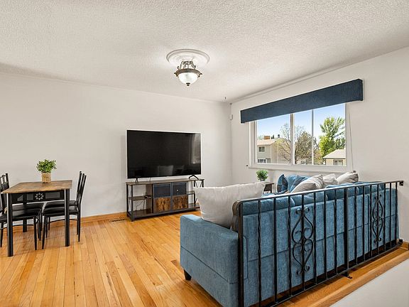 4th image of 3040 Gunnison Ave