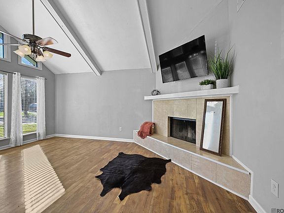 3rd image of 16603 Morel Ave