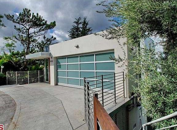 3rd image of 3907 Verdugo View Dr