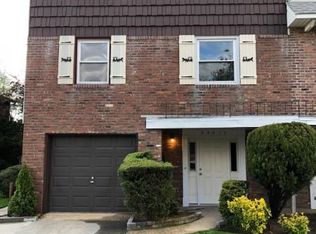 22415 57th Ave, Oakland Gardens, NY 11364