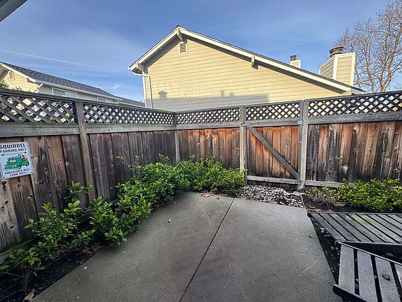 3rd image of 943 Balboa St