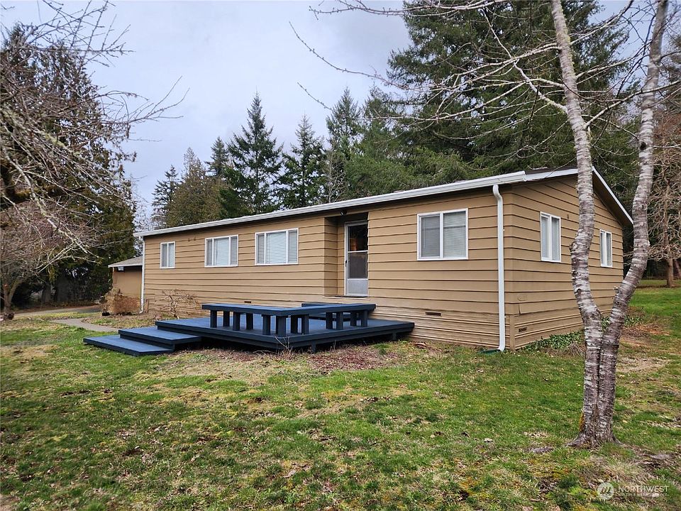 1st image of 121 SE Fuchsia Ave