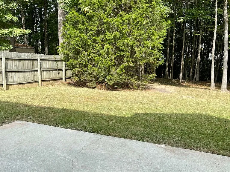 318 Derby Dr — Photo 12