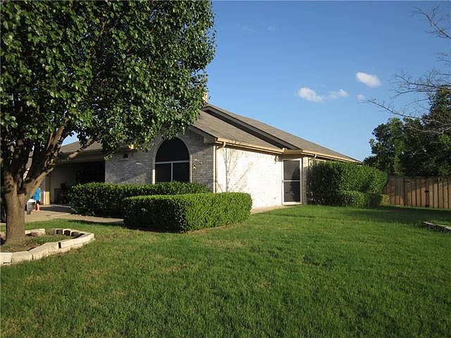 1st image of 825 Mackenzi Dr