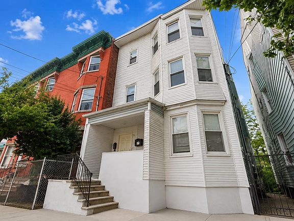 2nd image of 52 3rd St #3