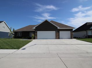 4213 Bretwood Ct, North Platte, NE 69101