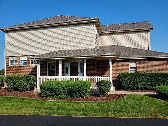 4th image of 934 Foxwood Ct #0
