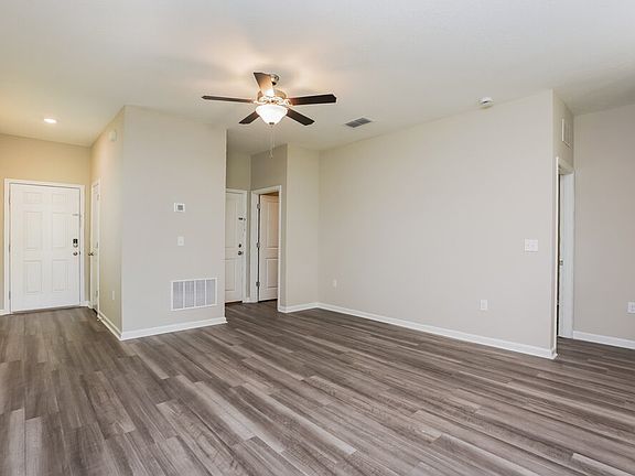 4th image of 843 Kings Pine Ct