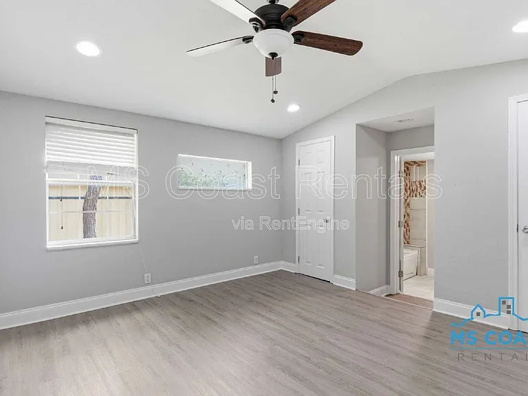 4319 Lewis St — Photo 13