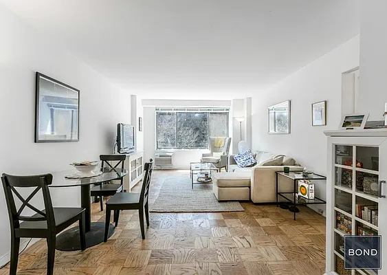 Rented by Bond New York | media 11