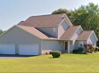 2429 Meadow Spring Cir, Akron, OH 44312