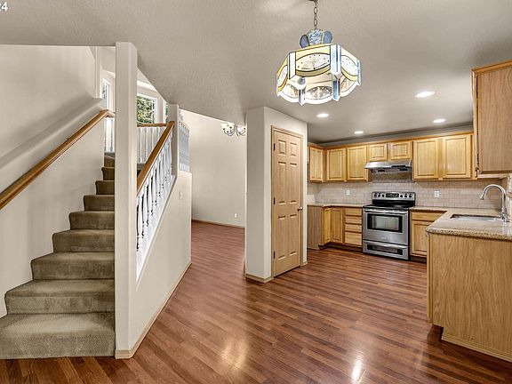 4th image of 16507 NE 66th Way