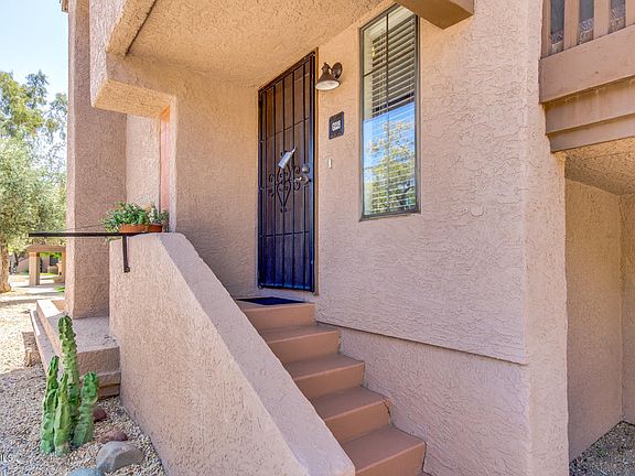 4th image of 925 N COLLEGE Avenue #228